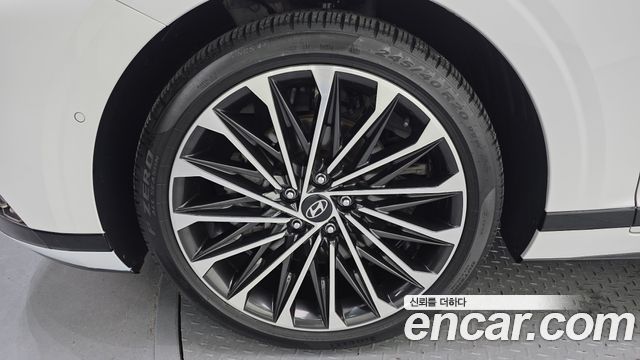 Hyundai Grandeur GN7 2,5 Gasoline 2WD Calligraphy - фото 4