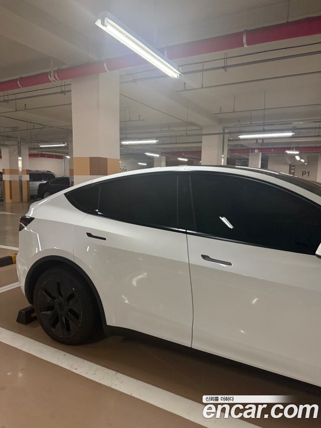 Tesla Model Y RWD - фото 4