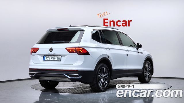 Volkswagen Tiguan 2.0 TSI Prestige - фото 1