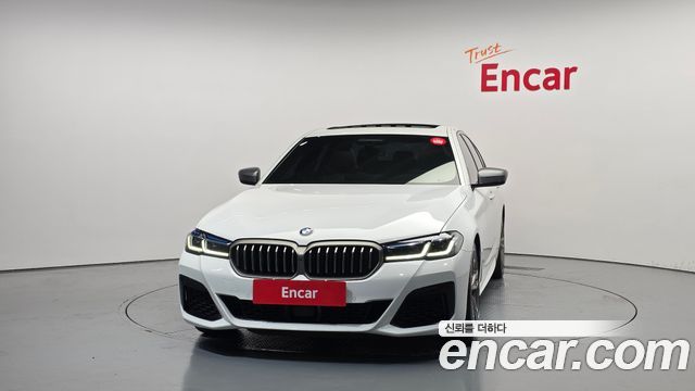BMW 5-Series G30 M550i xDrive - фото 2