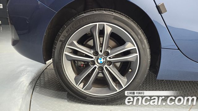 BMW 1-Series F40 118d Sport - фото 4