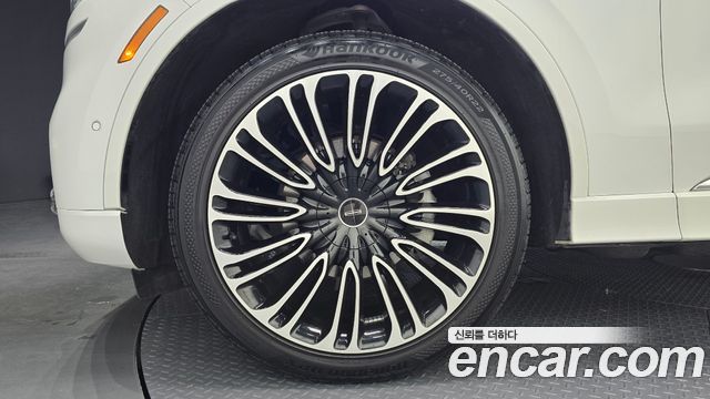 Lincoln Aviator 2-го поколения 3.0 Black Label AWD - фото 4