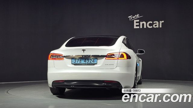 Tesla Model S Long Range - фото 3