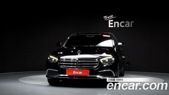 Mercedes-Benz E-Class W213 E300e 4MATIC Exclusive - фото 1