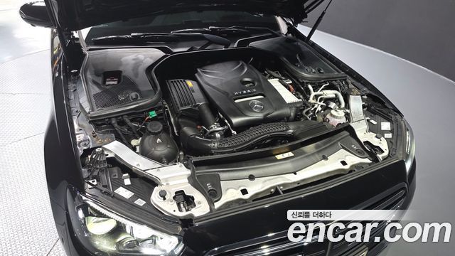 Mercedes-Benz E-Class W213 E300e 4MATIC Exclusive - фото 4