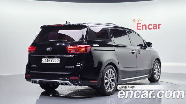 Kia Carnival Новый 7-Seater Limousine VIP - фото 1