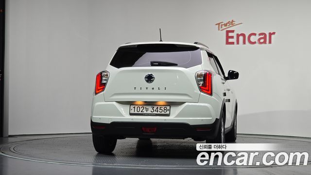 SsangYong Tivoli Gasoline 1.5 2WD V3 - фото 3