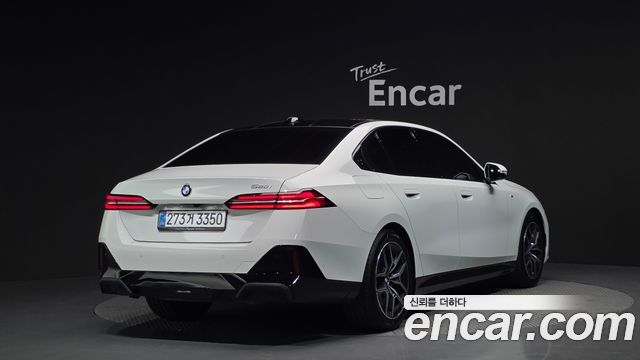 BMW 5-Series G60 520i M Sport - фото 1