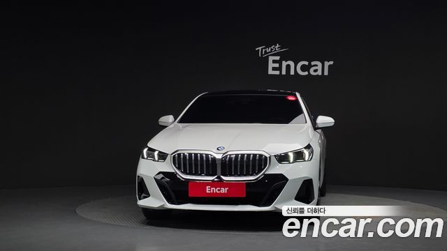 BMW 5-Series G60 520i M Sport - фото 2