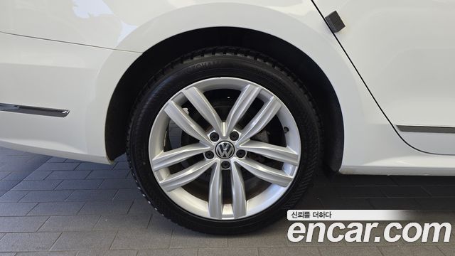 Volkswagen Passat Новый 2.0 TSI B7 - фото 4