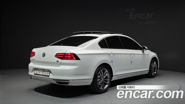 Volkswagen Passat B8 2.0 TDI Prestige - фото 1