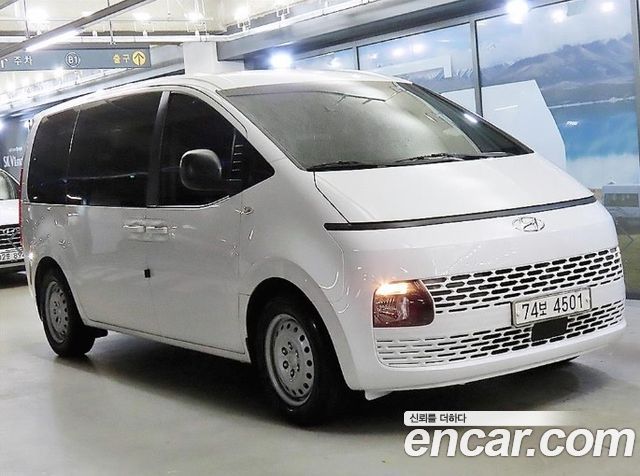 Hyundai Staria Tourer 11-Seater Smart - фото 0