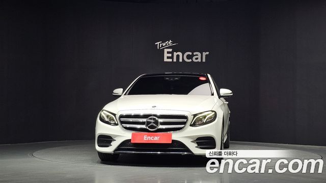 Mercedes-Benz E-Class W213 E350 4MATIC AMG Line - фото 2