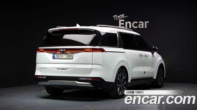 Kia Carnival 4-го поколения 9-Seater Signature - фото 1