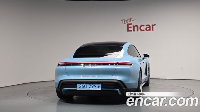 Porsche Taycan Turbo - фото 2
