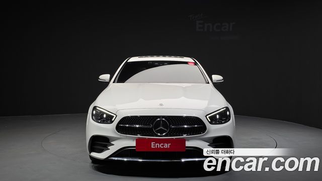 Mercedes-Benz E-Class W213 E220d 4MATIC AMG Line - фото 2
