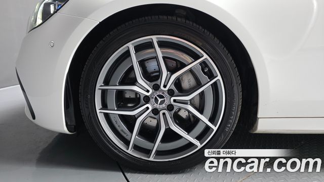 Mercedes-Benz E-Class W213 E220d 4MATIC AMG Line - фото 4