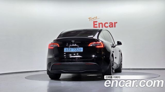 Tesla Model Y RWD - фото 3