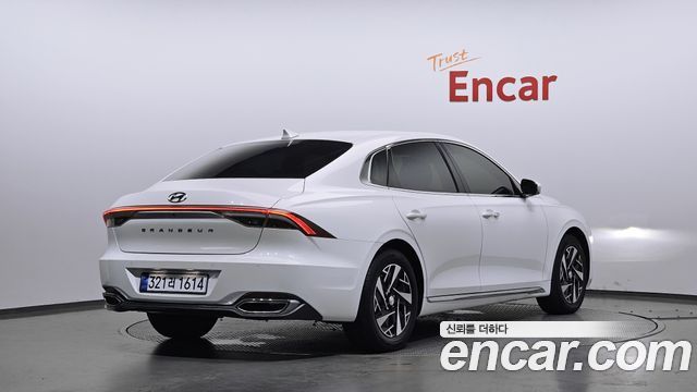 Hyundai Grandeur Новый IG, гибрид Premium - фото 1