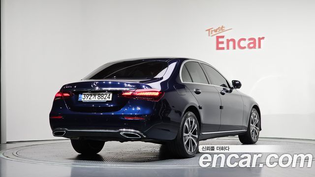Mercedes-Benz E-Class W213 E300e 4MATIC Exclusive - фото 1