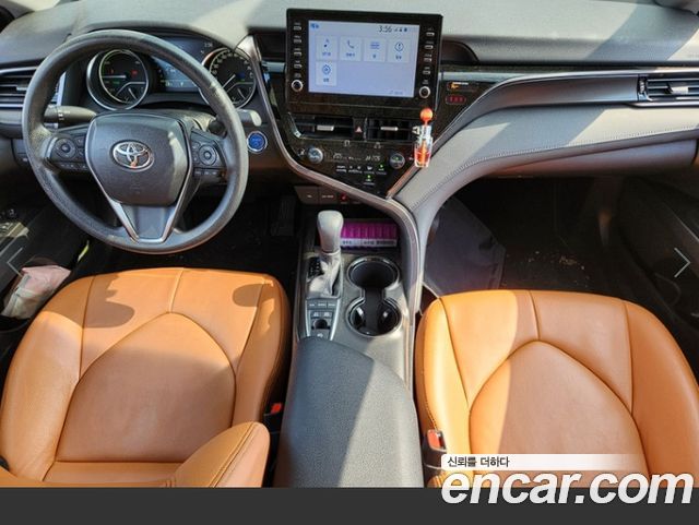Toyota Camry XV70 2.5 LE Hybrid - фото 2