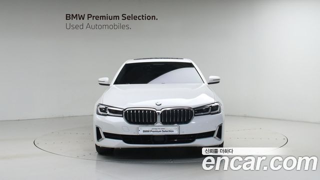 BMW 5-Series G30 530i Luxury - фото 2