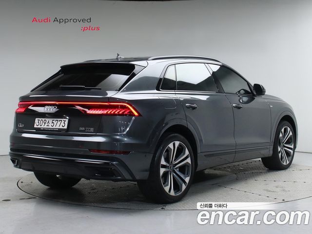 Audi Q8 55 TFSI Quattro Premium - фото 1