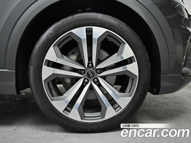 Audi Q8 55 TFSI Quattro Premium - фото 4