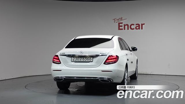 Mercedes-Benz E-Class W213 E300 4MATIC Exclusive - фото 3