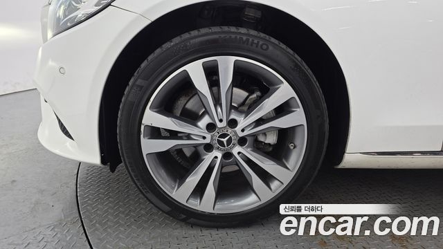 Mercedes-Benz C-Class W205 C220 d 4MATIC - фото 3