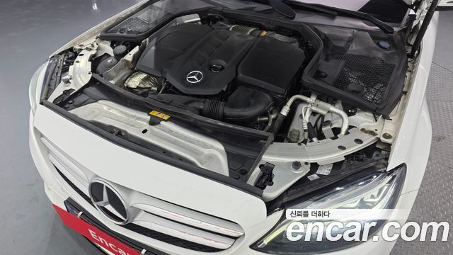 Mercedes-Benz C-Class W205 C220 d 4MATIC - фото 4