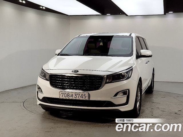 Kia Carnival Новый 11-Seater Deluxe - фото 1