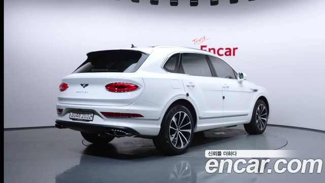 Bentley Bentayga 4.0 V8 Base - фото 1