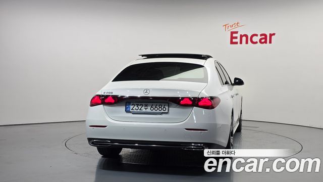 Mercedes-Benz E-Class W214 E200 Avantgarde - фото 3