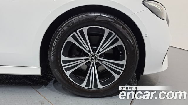 Mercedes-Benz E-Class W214 E200 Avantgarde - фото 4