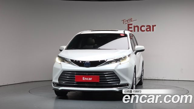 Toyota Sienna 4-го поколения 2.5 Hybrid 2WD - фото 2