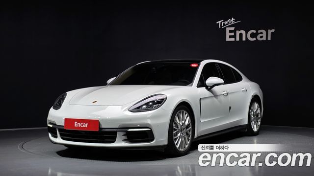 Porsche Panamera 3.0 AWD - фото 0