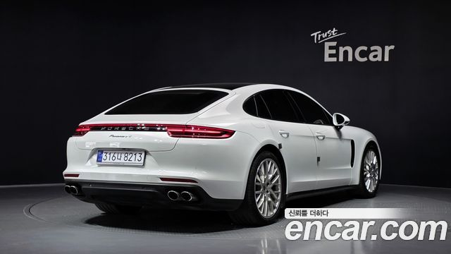 Porsche Panamera 3.0 AWD - фото 1