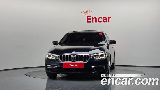 BMW 5-Series G30 520d Luxury Plus - фото 2