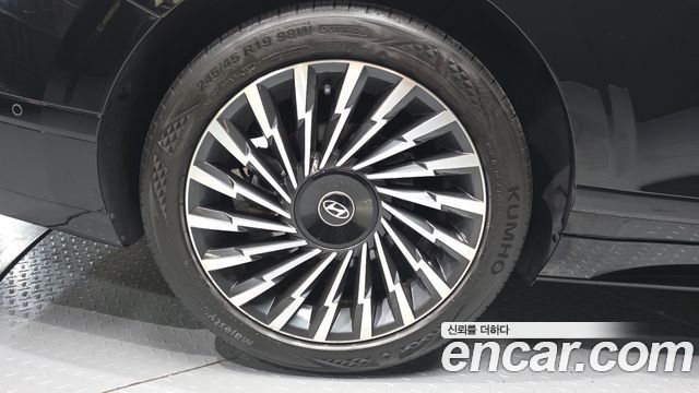 Hyundai Grandeur GN7, гибрид Calligraphy - фото 4