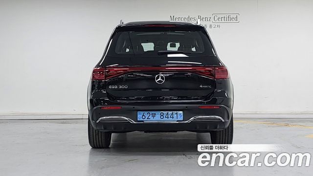 Mercedes-Benz EQB X243 EQB300 4MATIC AMG Line - фото 3