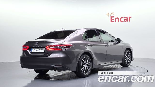 Toyota Camry XV70 2.5 - фото 1