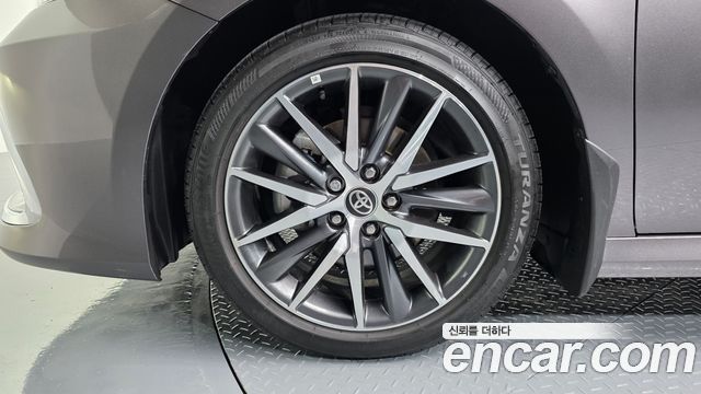 Toyota Camry XV70 2.5 - фото 4