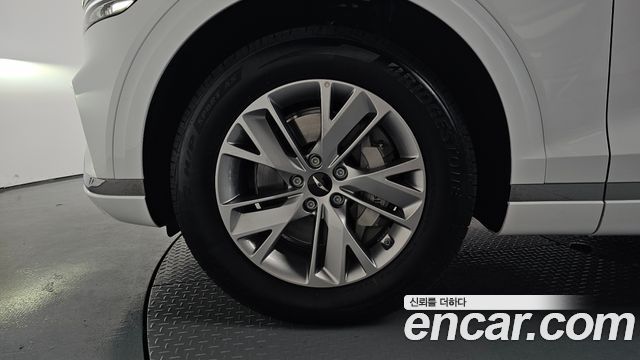 Genesis GV70 2.5T Gasoline AWD - фото 3