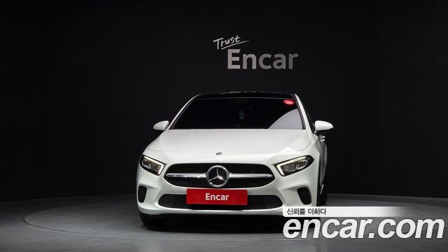 Mercedes-Benz A-Class W177 A220 Sedan - фото 2