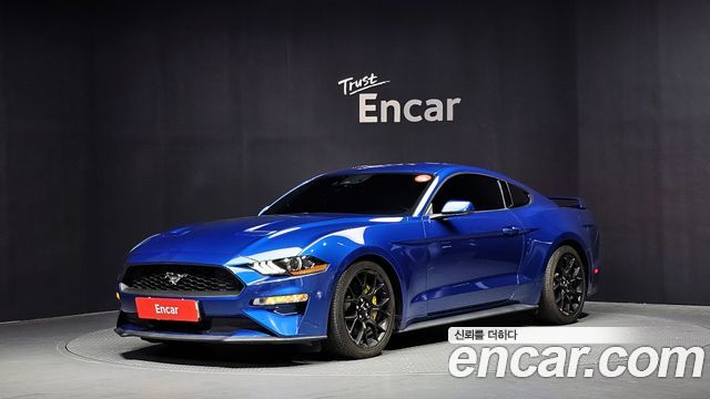 Ford Mustang Coupe - фото 0