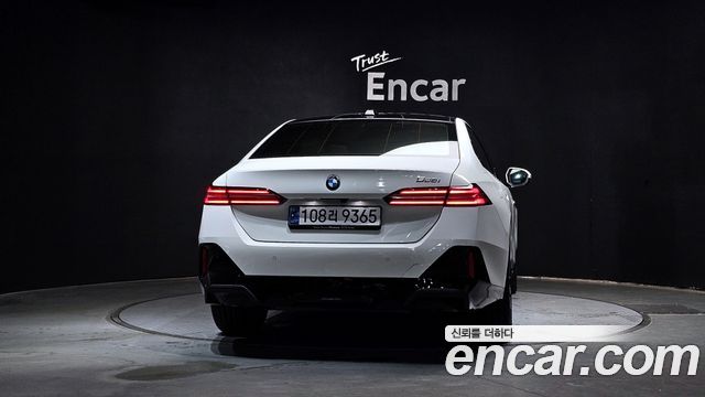 BMW 5-Series G60 520i M Sport - фото 3