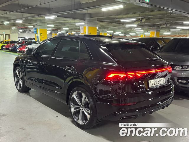 Audi Q8 55 TFSI Quattro Premium - фото 4