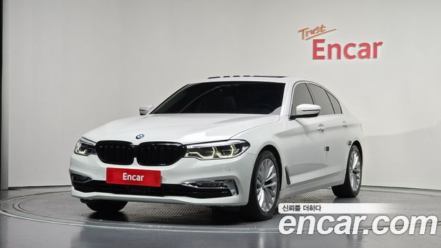 BMW 5-Series G30 520d Luxury Plus - фото 0