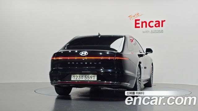 Hyundai Grandeur GN7 2,5 Gasoline 2WD Calligraphy - фото 3